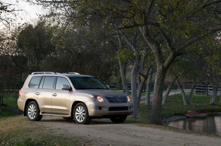  Lexus LX570 2008 года  (фото 202 из 221)